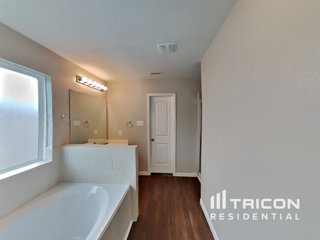 Building Photo - 7523 Merrylands Dr