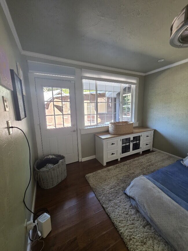 Building Photo - Compound-Style Mountain Living at Its Finest — Spacious Main Home + Brand-New Modern One-Bedroom ...