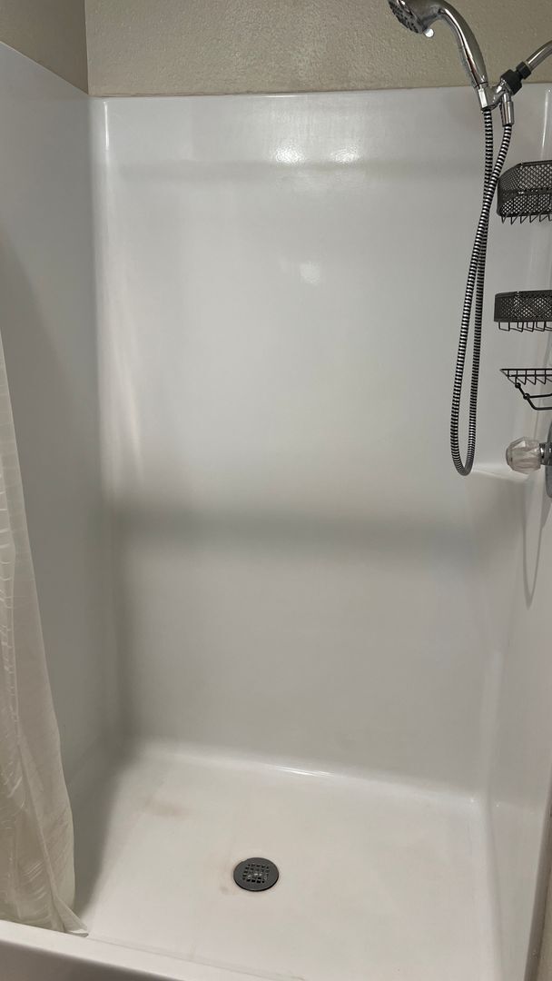 Building Photo - Two Bedroom Two bath home with attached Ga...