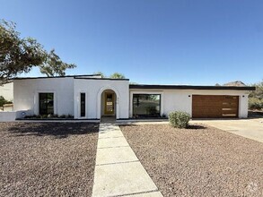 Building Photo - 856 E Village Cir Dr S