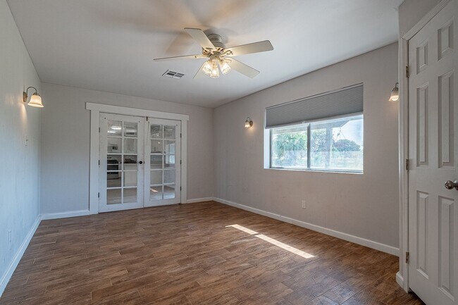 Building Photo - Acreage Property for Rent!!