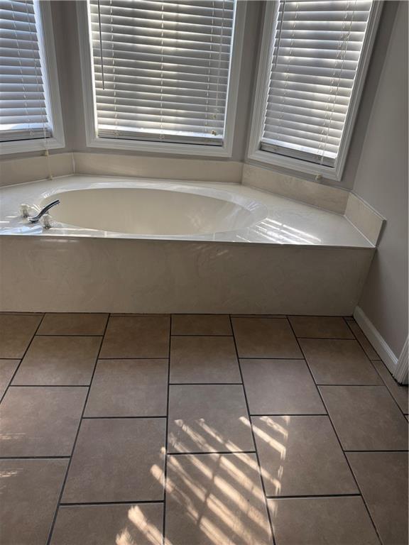 Building Photo - 5064 Laurel Glen Ct SE