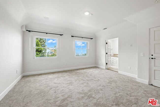 Building Photo - 1675 Woods Dr