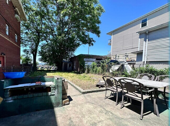 Building Photo - 6411 Durham Ave