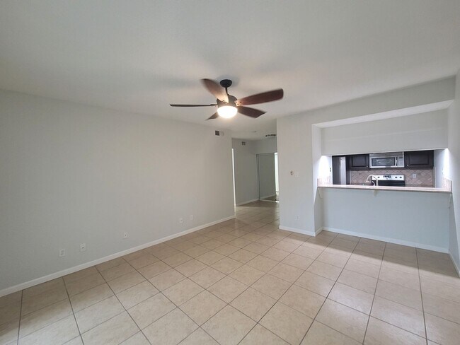 Building Photo - 7079 N Holiday