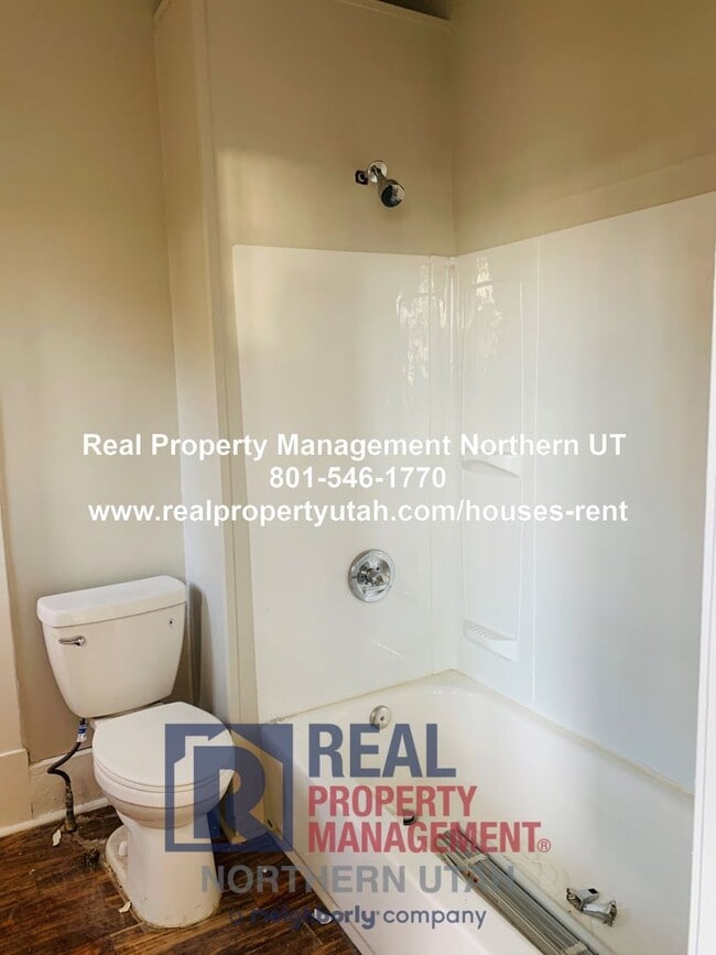 Building Photo - 2 Bedroom 1 Bath Home in Ogden Available!