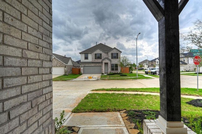 Building Photo - 22234 Delphin Grv Dr