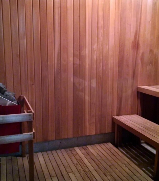 Building Photo - 5 Oak Hill Ln