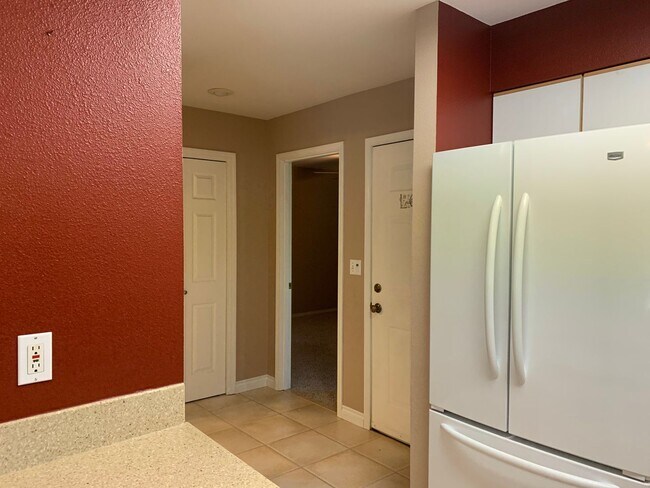 Building Photo - 2 Bed 2 Bath Summerwood Village Condo! Move In Special!
