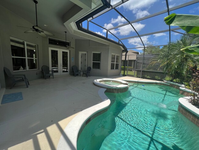 Building Photo - Beautiful 5 Bed 4 Bath Pool Home in the gu...