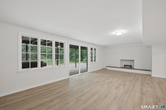 Building Photo - 21 Deepwood Rd