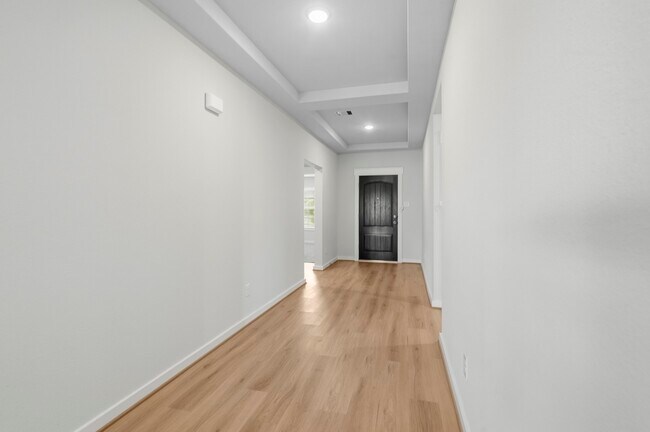 Building Photo - 4696 Peony Grn Dr