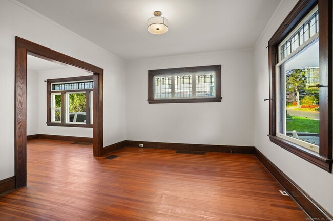 Building Photo - 147 Park St