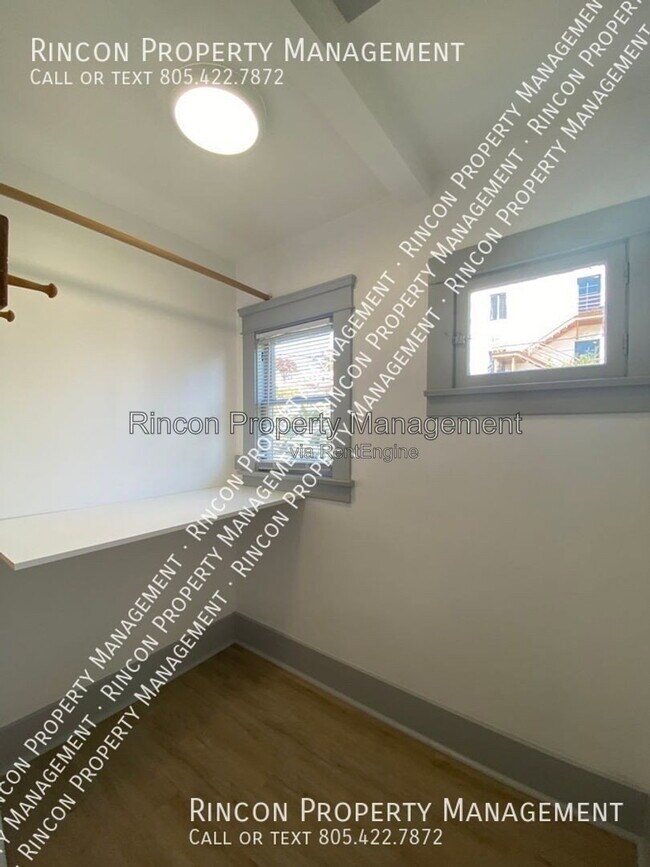 Building Photo - 658 Poli St