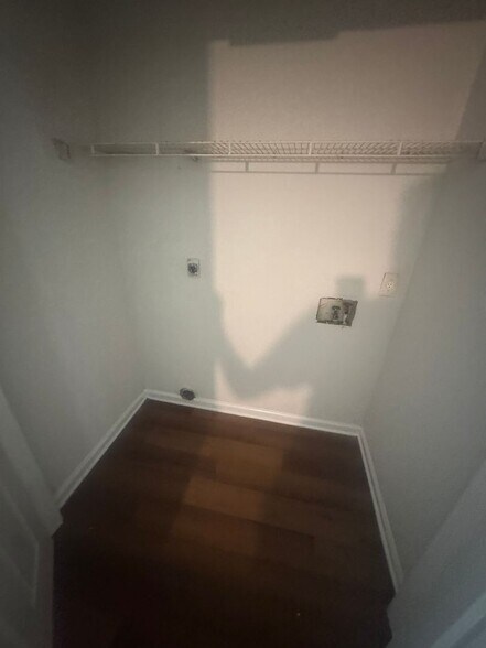 Building Photo - 4567 Addington Dr