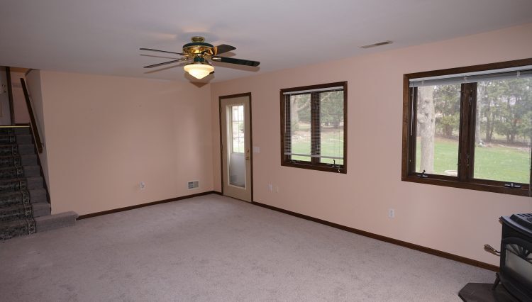 Building Photo - 6420 Lakeview Blvd