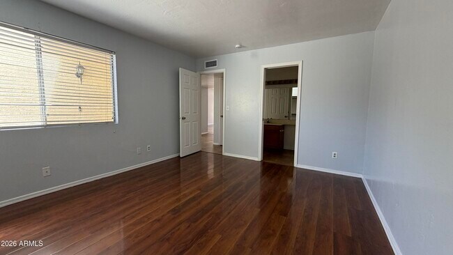 Building Photo - 2207 W Ironwood Dr