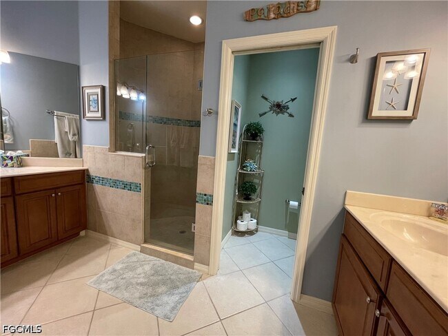 Building Photo - 10630 Camarelle Cir