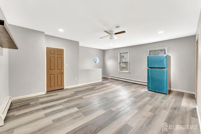 Building Photo - 601 Ridgeway Ave