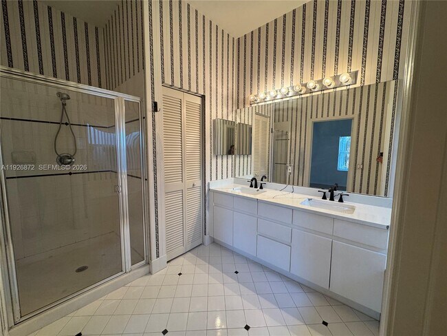 Building Photo - 815 Vista Meadows Dr