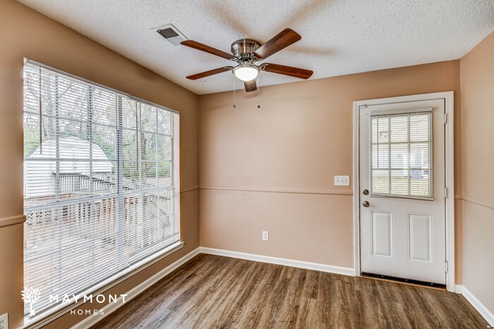 Building Photo - 4717 Hollow Ln