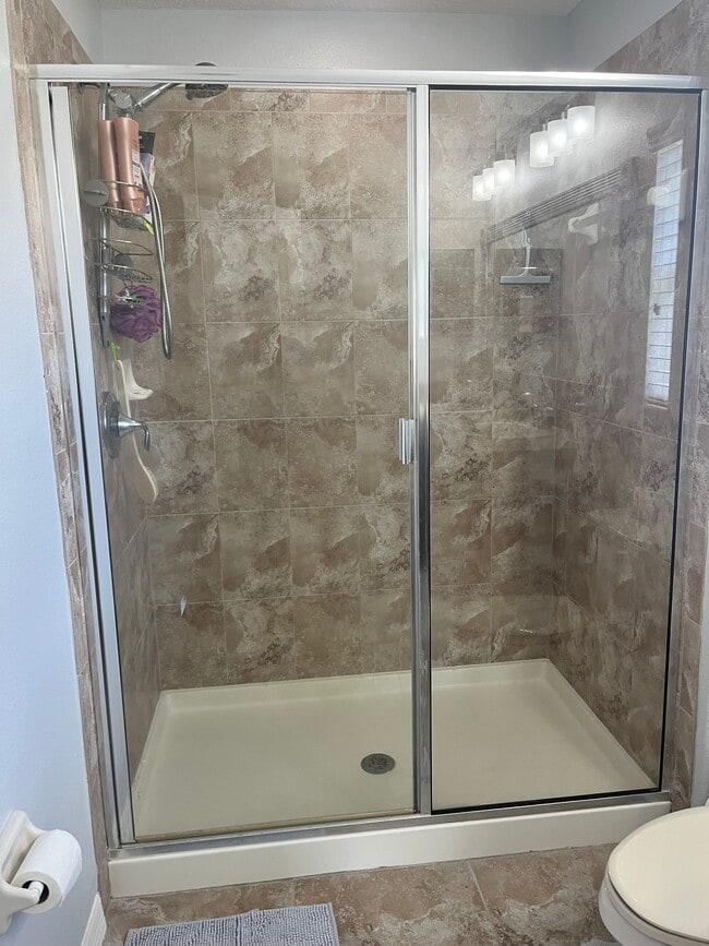 Building Photo - 2819 Lantern Hill Ave