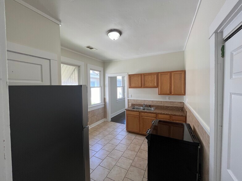 Building Photo - 4224 Ulloa St