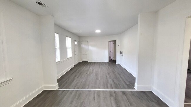 Building Photo - For Rent: Renovated Three Bedroom House in Sumter SC!