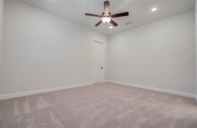 Building Photo - 1515 Noble Pk Dr