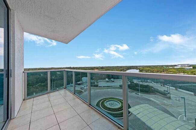 Building Photo - 2641 N Flamingo Rd