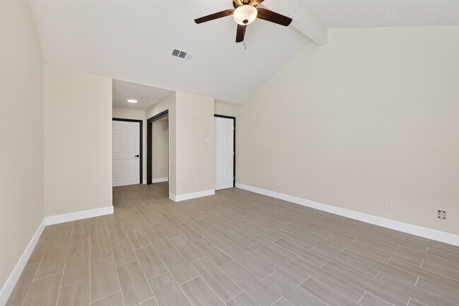 Building Photo - 7534 8 Willows Rd