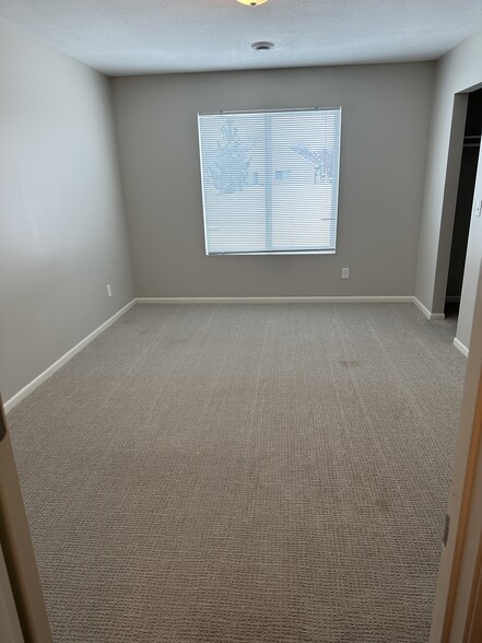 Building Photo - 208 25th St SE