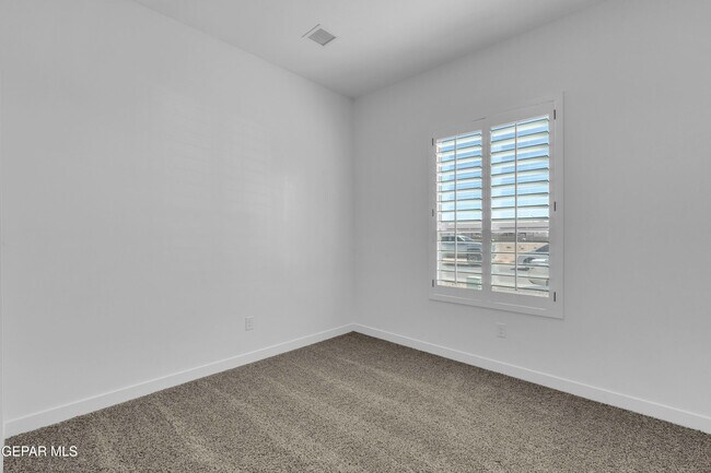 Building Photo - 15233 Expectation Ave