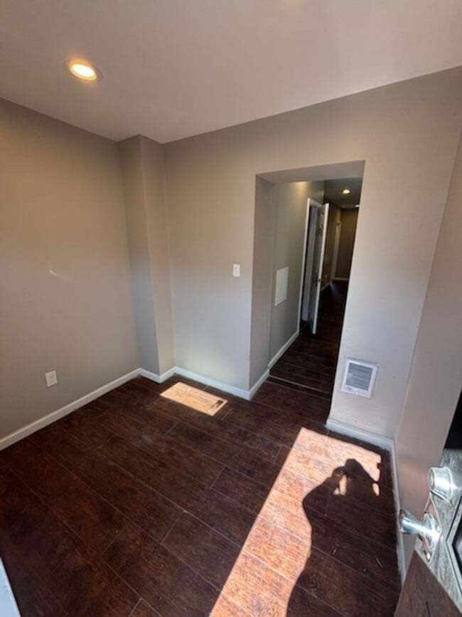 Building Photo - Spacious 2-Bedroom, 2-Bath Single-Family Home in Kensington – Available Now!