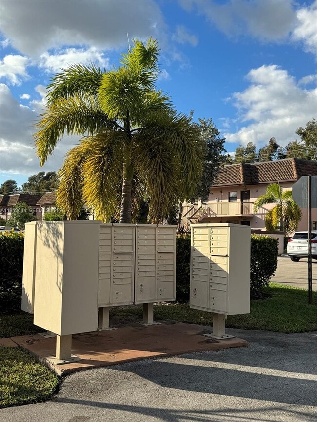 Building Photo - 940 NW 104th Ave