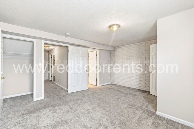 Building Photo - 8436 Hague Rd