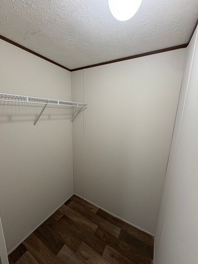 Building Photo - For Rent