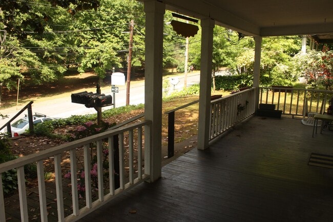 Building Photo - 547 Atlanta Ave SE