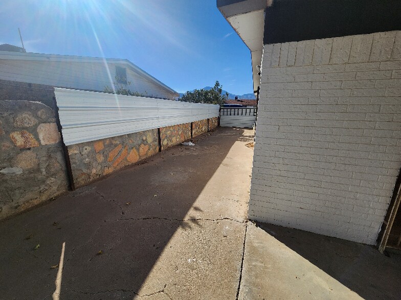 Building Photo - 5536 Longview Dr