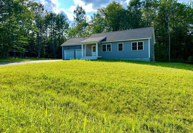 Building Photo - New 3 bed, 3 bath house with in law apt on...