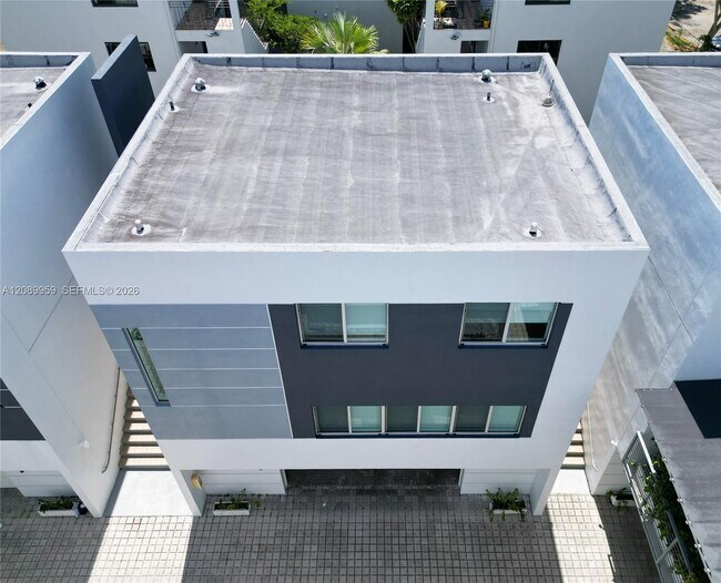 Building Photo - 7520 SW 59th Pl