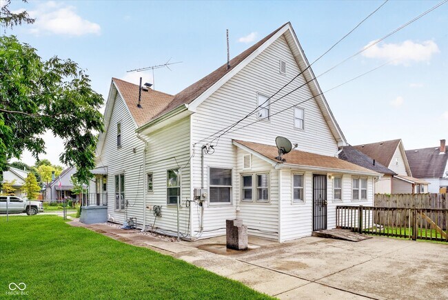 Building Photo - 456 N Centennial St