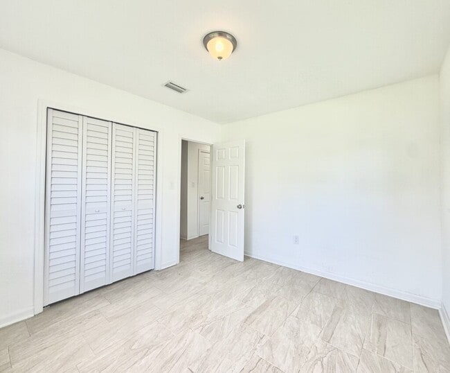 Building Photo - 2125 Mark Ave