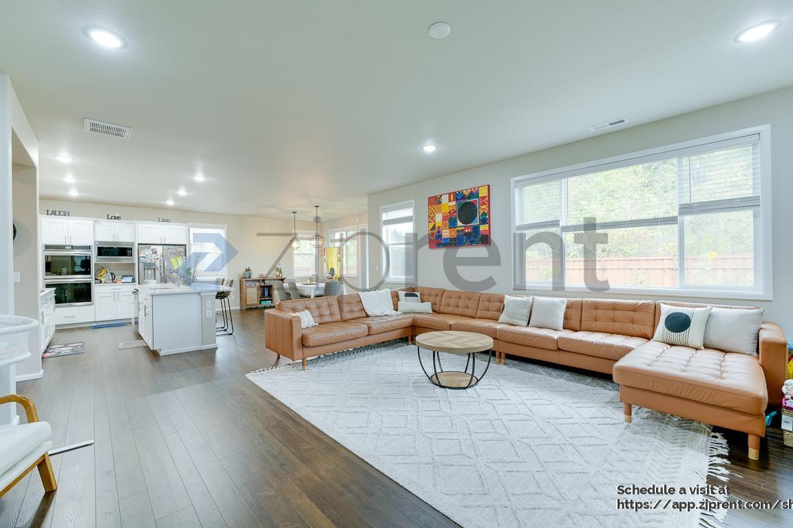 Building Photo - 19033 129th St E