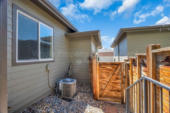 Building Photo - 5829 N Beeler St