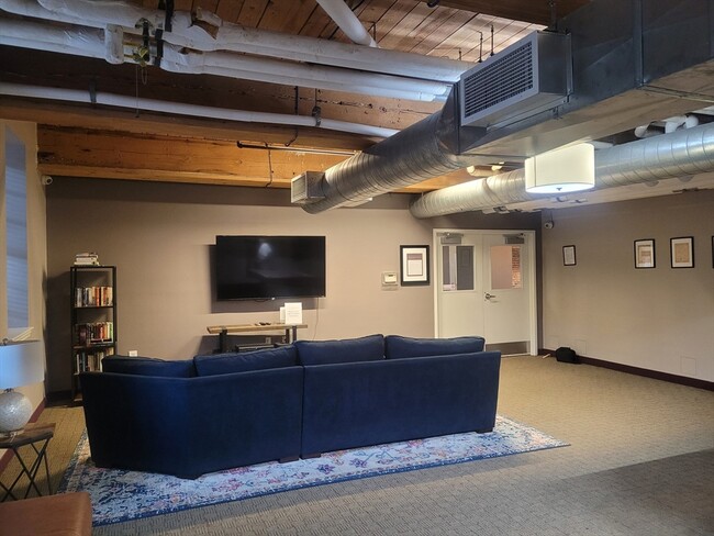 Building Photo - 35 Riverwalk Way