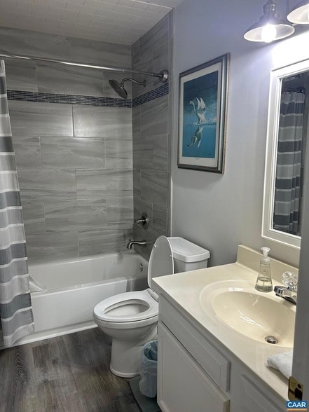 Building Photo - 136 Goldenrod Ct