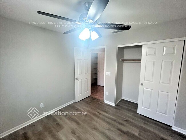 Building Photo - 8820 N 44th Ln