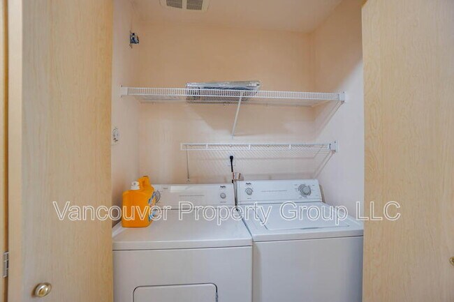 Building Photo - 4000 NE 109th Ave