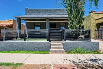 Building Photo - 835 E 8th St